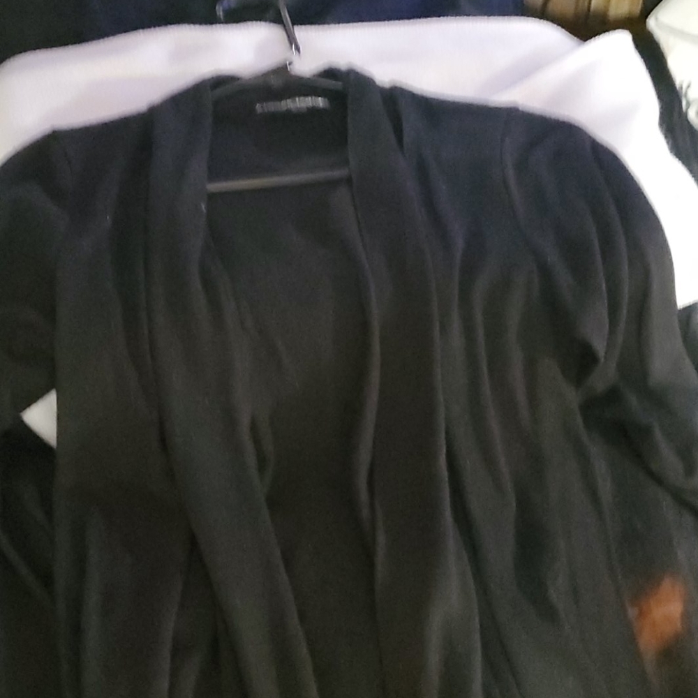 Light, long sleeve jacket